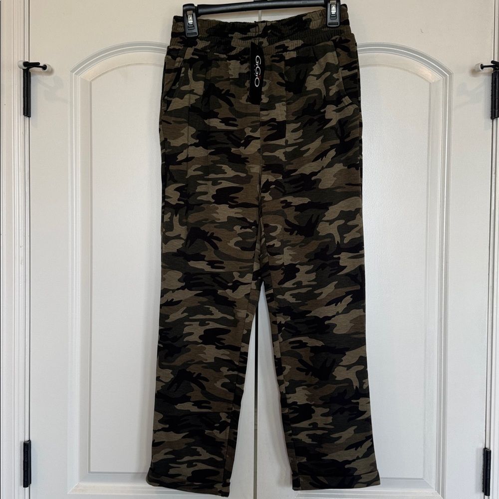 GiGiO camo soft 4 pocket pants SMALL NWT